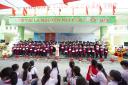 11. Tặng hoa tri ân.jpg - 