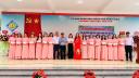 10. Đại diện lãnh đạo Ủy ban nhân dân phường Yên Thọ và Ban giám hiệu nhà trường trao trưởng cho các thầy cô giáo đạt thành tích cao trong năm học 2024 - 2025..jpg - 