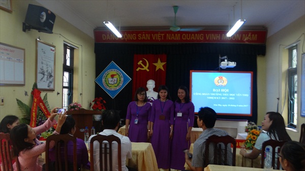 BCH Công đoàn trường TH Yên Thọ nhiệm kỳ 2017-2022 ra mắt tại Đại hội.