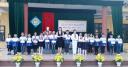 trao thuong các em đạt thành tich cao.jpg - 
